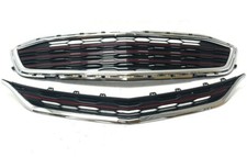 2016-2018 Chevrolet Malibu Front Grille Cajun Red Chrome Surround 84075611 OEM  picture