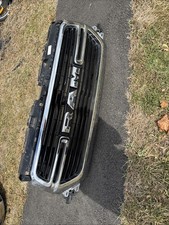 2019-2023 DODGE RAM 1500 FRONT UPPER RADIATOR GRILLE OEM 68366528A🏕️ picture