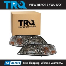 TRQ Headlight Assembly Pair LH RH 2pc for 2003-2004 Lincoln Town Car picture