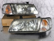 JDM NISSAN SUNNY B15 CRYSTAL HALOGEN HEADLIGHT CORNER LAMP LIGHTS OEM 1998-2002 picture