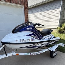 2001 Yamaha Wave Runner GP 800R picture