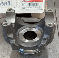 170-4-261-1X Spicer Genuine Differential Yoke SPL170 Series 39 Spline picture