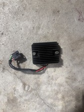 2004/2005 GSXR600/750 Voltage Regular Regulator Rectifier Working Order picture
