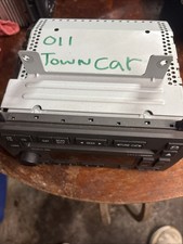 9wit-18C815-CA 06-011 Lincoln Towncar 6 Disc Changer picture