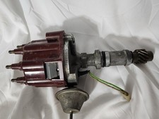 Ignition distributor (appears to be a vintage GM picture