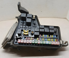 2004-2005 Dodge Ram 2500 Engine Fuse Box Assembly OEM picture