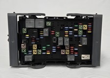2007-2009 Chevy Suburban-1500 Engine Fuse Box OEM picture