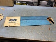 75 76 77 78 79 80 GRANADA NOS OEM FORD D5DZ-6620910-A SINGLE DOOR EDGE GUARD picture