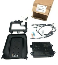 OEM Wireless Phone Charging System For 2017-2019 GMC Acadia GM 84630330 picture