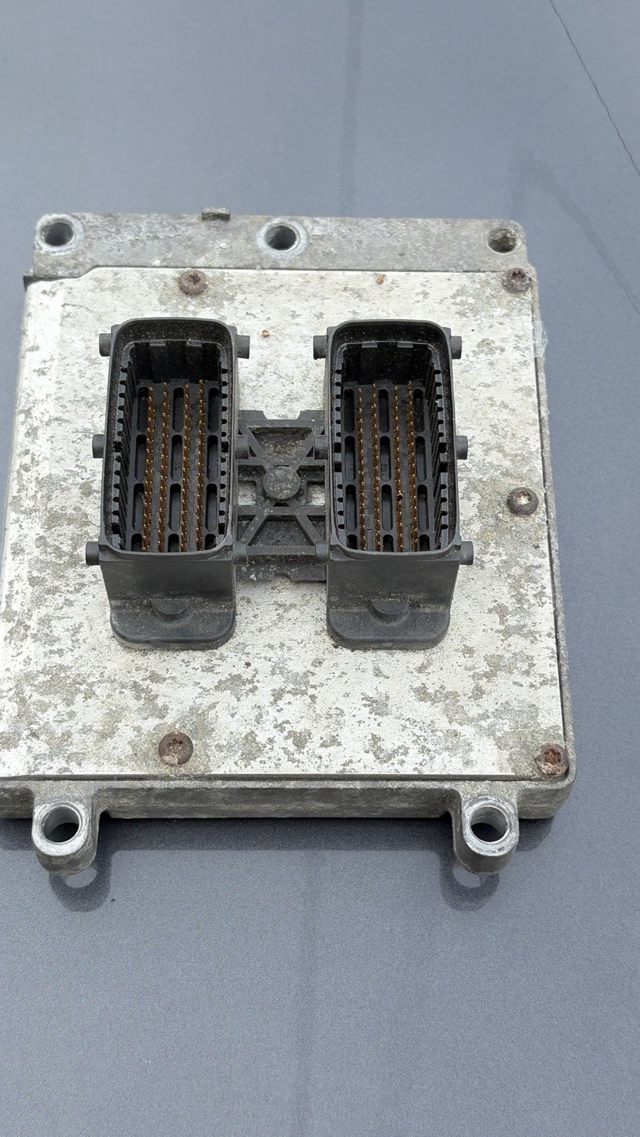 2003-11 Saab 9-3 Engine Computer Control Module Unit ECU ECM 55352331 2003-11 Saab 9-3 Engine Computer Control Module Unit ECU ECM 55352331