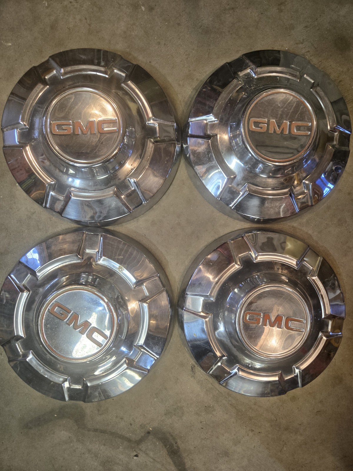 1968 1975 VINTAGE GMC C20 2500 PICKUP TRUCK HUBCAPS WHEEL COVERS 3/4 TON