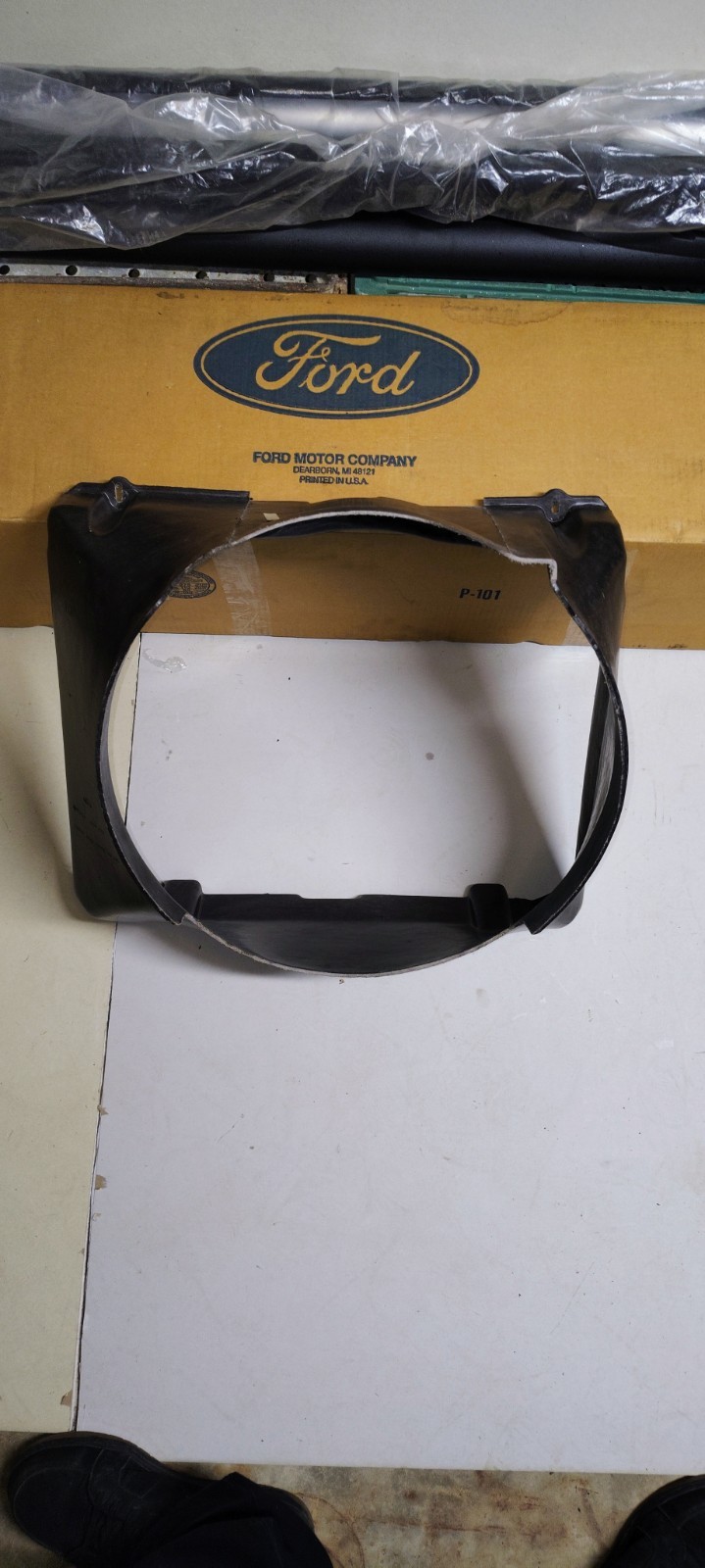 OEM Vintage Ford Fan Shroud Fiberglass Barnum Bros ED 2035E 8146 Early V8 OEM Vintage Ford Fan Shroud Fiberglass Barnum Bros ED 2035E 8146 Early V8