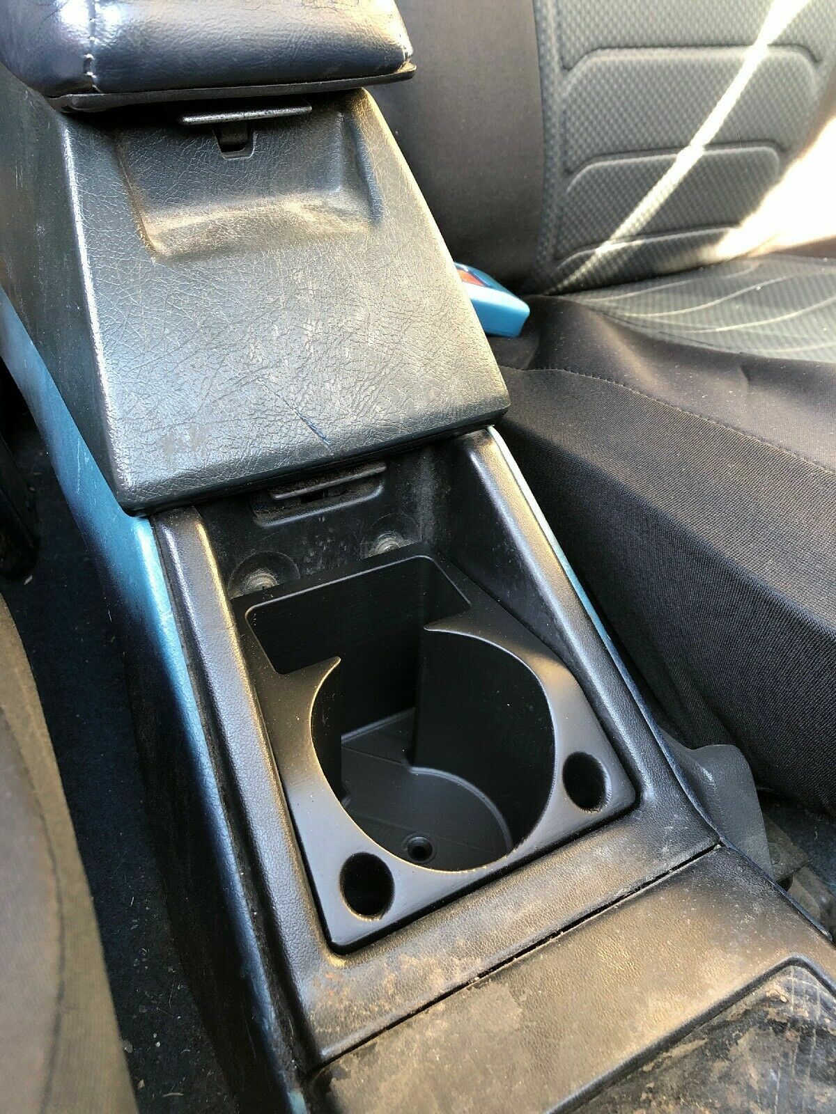 Toyota Pickup (1984-1988) Single Cup Holder Toyota Pickup (1984-1988) Single Cup Holder