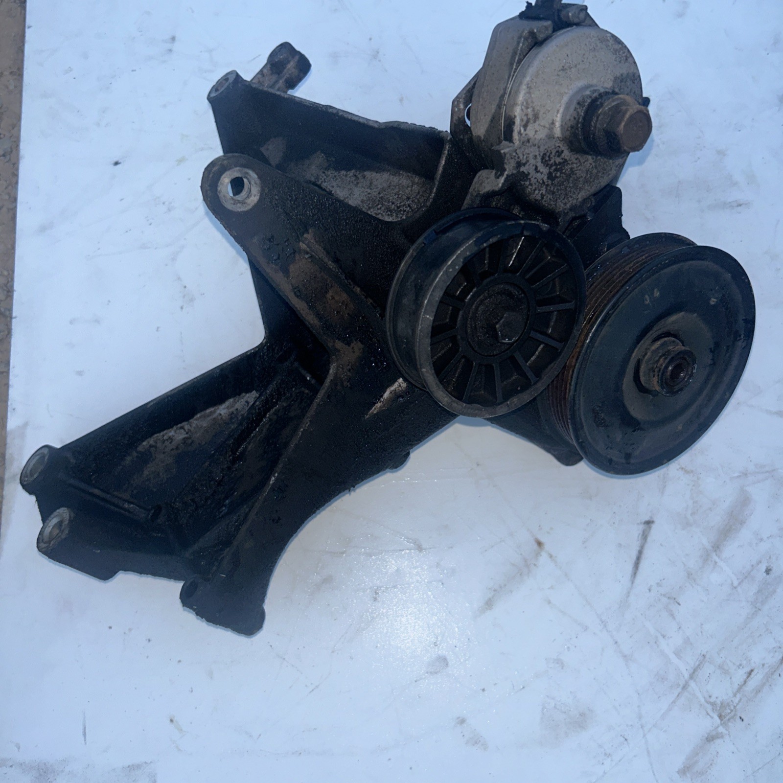 Power Steering Bracket Ford F150 4.9L 1994-1996 F4TE-19E708-AA READ Description