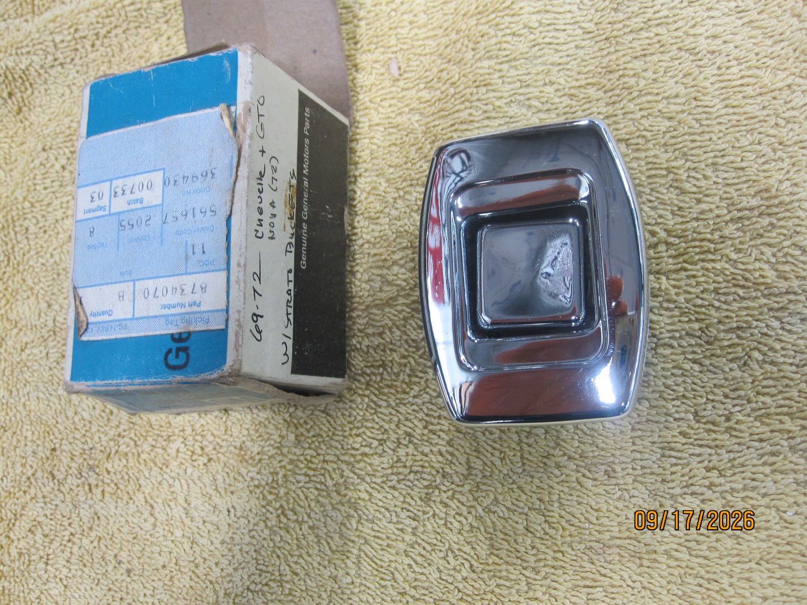 NOS 1969 1972 Chevelle GTO 442 Impala Nova Seat Back Release Button 8734070 NOS 1969 1972 Chevelle GTO 442 Impala Nova Seat Back Release Button 8734070