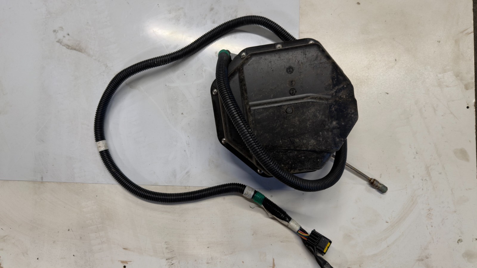 2015-2020 Yamaha VX Deluxe 1050 TR1 OEM Reverse Trim Motor F2X-6140B-05-00 2015-2020 Yamaha VX Deluxe 1050 TR1 OEM Reverse Trim Motor F2X-6140B-05-00