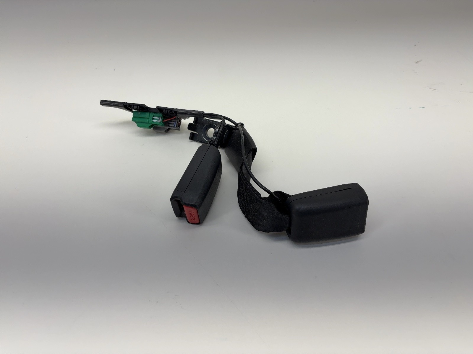 2020-2023 Tesla Model 3 Second Row Seat Belt Buckle 1457704-01-A 2020-2023 Tesla Model 3 Second Row Seat Belt Buckle 1457704-01-A
