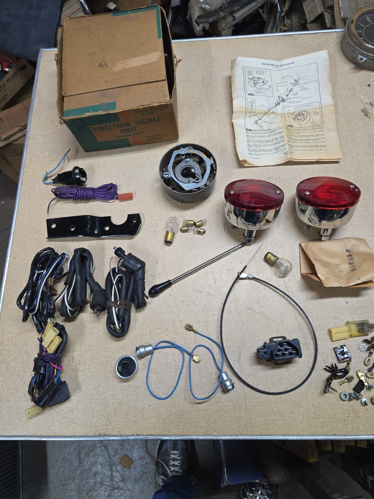 NOS GM 60 61 62 63 CHEVY GMC STEPSIDE TRUCK TURN SIGNAL TAIL LAMP KIT CHROME NOS GM 60 61 62 63 CHEVY GMC STEPSIDE TRUCK TURN SIGNAL TAIL LAMP KIT CHROME