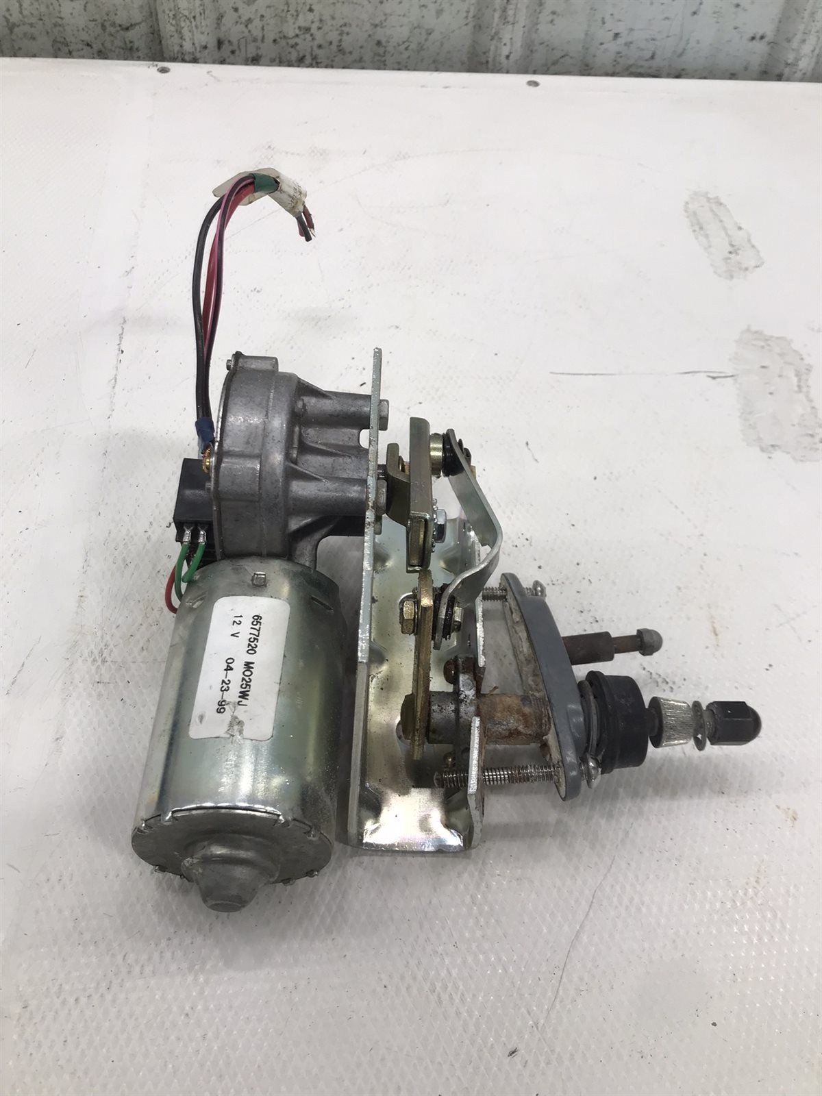 00 Maxum 2400 SCR Boat windshield wiper motor 12V 6577520 MO25WJ marine boat
