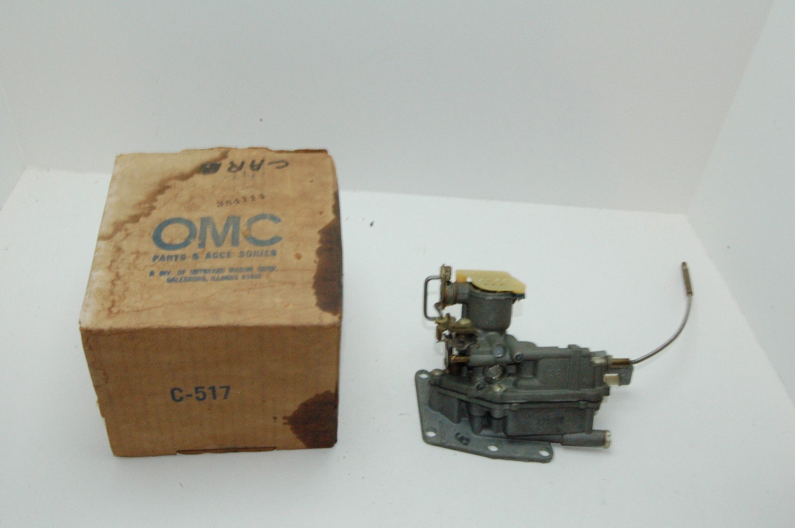 NOS GENUINE OMC 384114 CARBURETOR ASSEMBLY NEW OLD STOCK 1970 OUTBOARD 9.5 OEM NOS GENUINE OMC 384114 CARBURETOR ASSEMBLY NEW OLD STOCK 1970 OUTBOARD 9.5 OEM