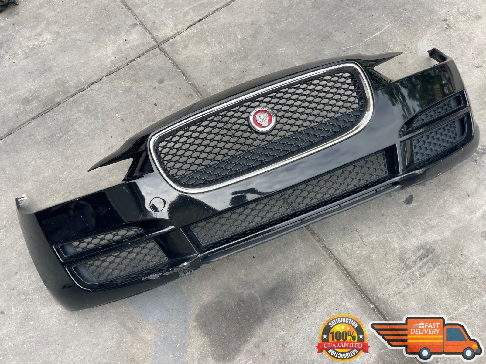 2016-2019 JAGUAR XE FRONT BUMPER COVER WITH GRILL ORIGINAL 1AT BLACK OEM 16-19