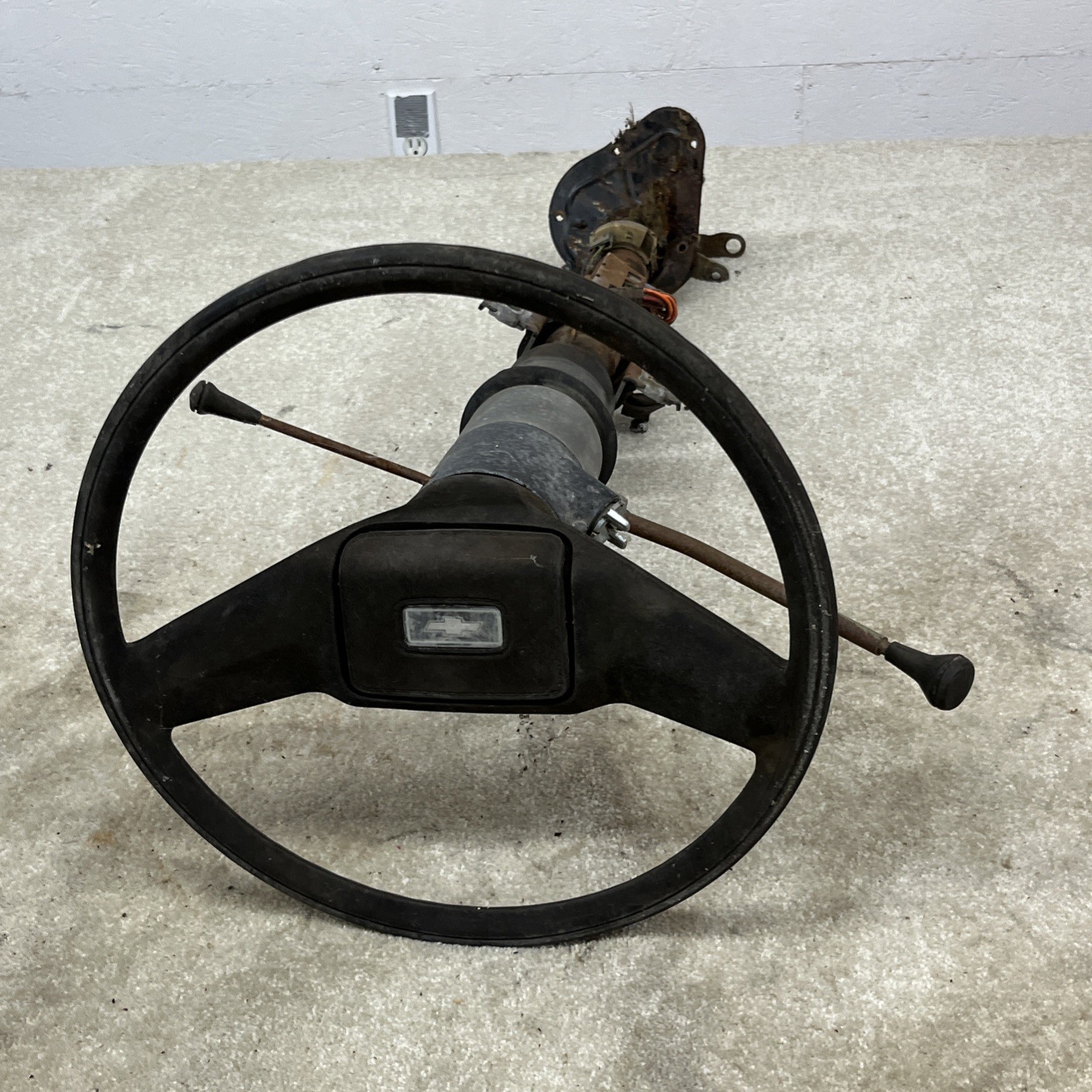 79-83 Chevy Pickup Truck Blazer Automatic Shift Non-tilt Steering Column No Key 79-83 Chevy Pickup Truck Blazer Automatic Shift Non-tilt Steering Column No Key