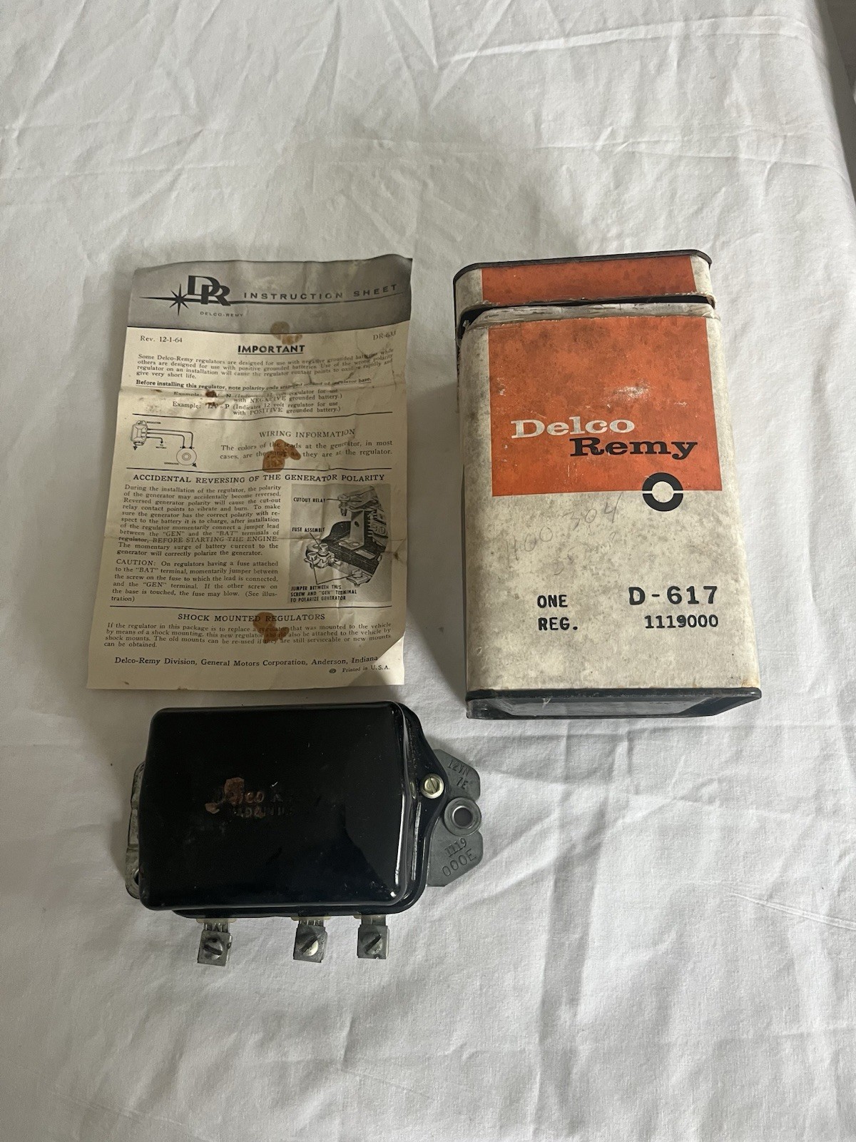 Nos 1957 Chevrolet Corvette Bel Air voltage regulator 1119000 E7