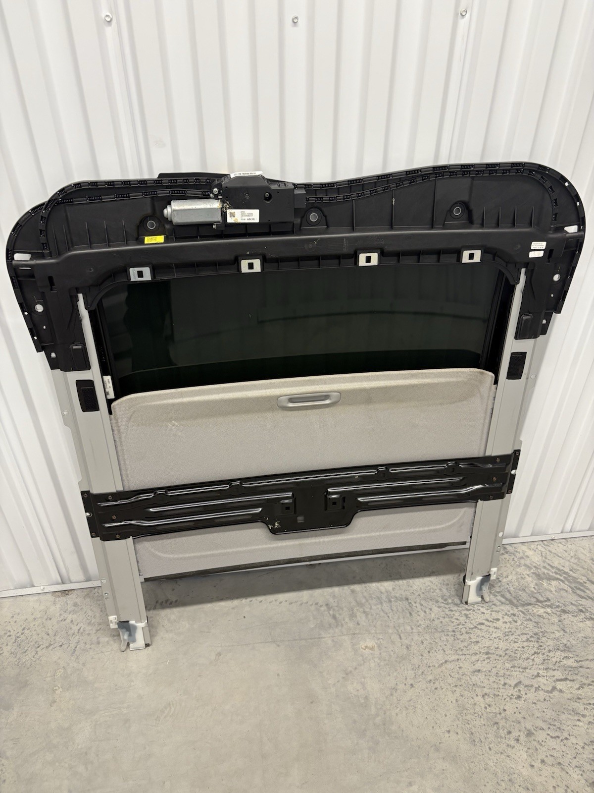 2017-2020 Hyundai Elantra Sunroof Assembly Complete 2017-2020 Hyundai Elantra Sunroof Assembly Complete