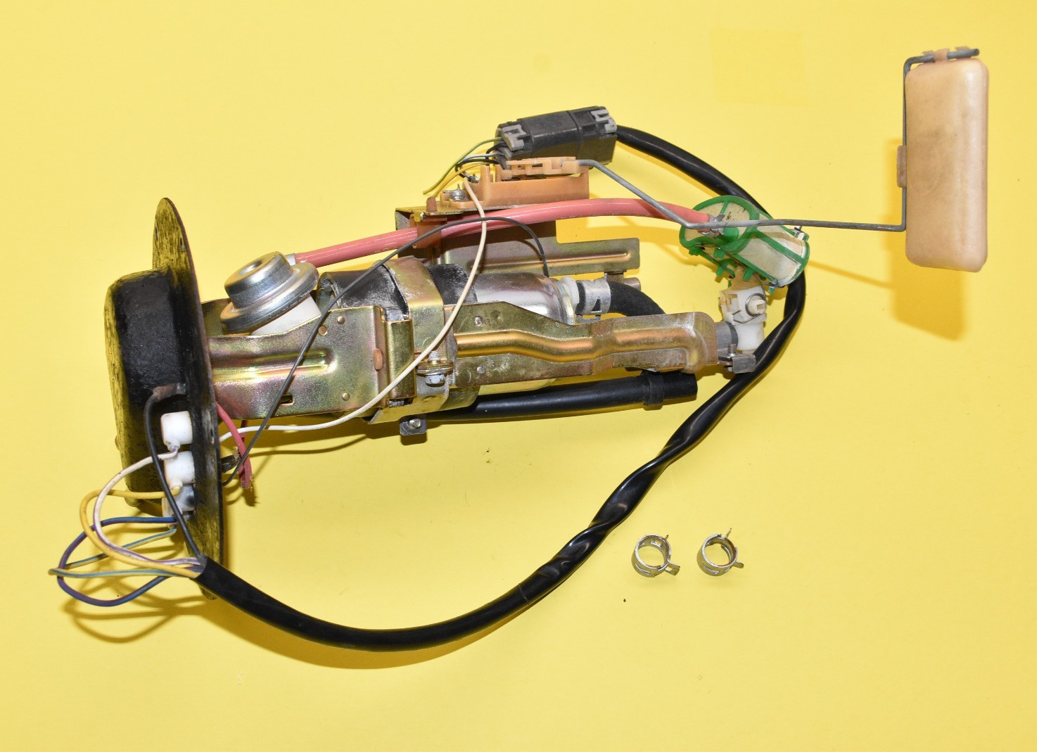 91-95 NISSAN PATHFINDER FUEL PUMP SENDING UNIT ASSEMBLY FUEL GAUGE LEVEL V6 OEM 91-95 NISSAN PATHFINDER FUEL PUMP SENDING UNIT ASSEMBLY FUEL GAUGE LEVEL V6 OEM