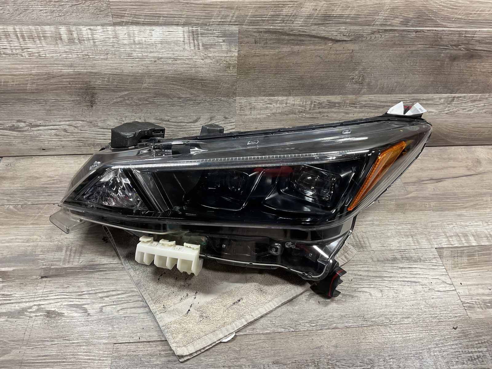 USED - 2023-2025 Nissan Leaf L Headlamp LED - OEM USED - 2023-2025 Nissan Leaf L Headlamp LED - OEM