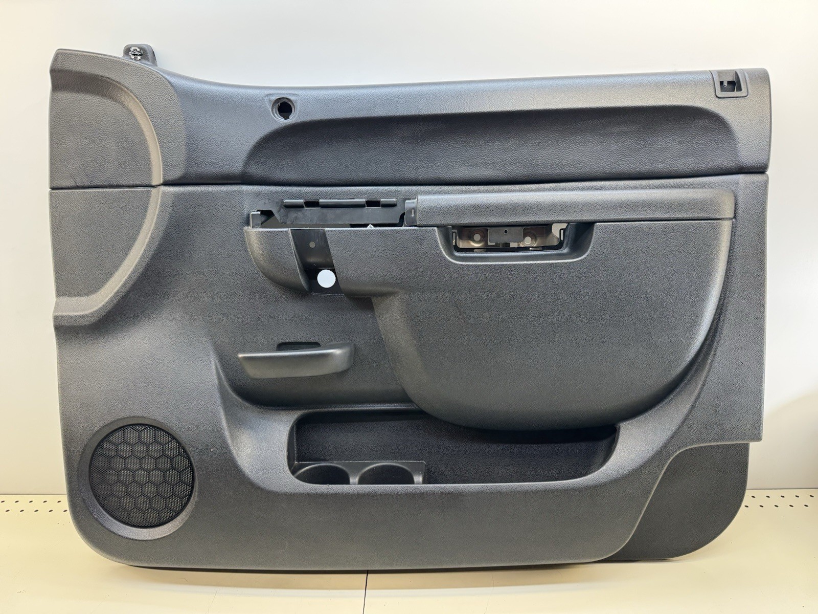 Chevrolet Silverado 2010-2014 GMC Sierra Passenger Side Front Door Panel OEM