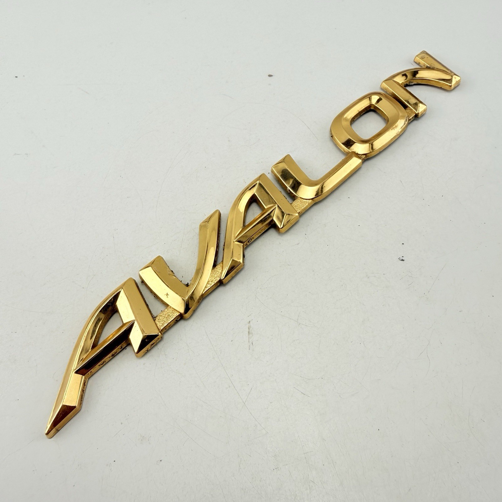 2000-2004 Toyota Avalon Emblem Logo Badge Symbol Gate Rear Gold OEM