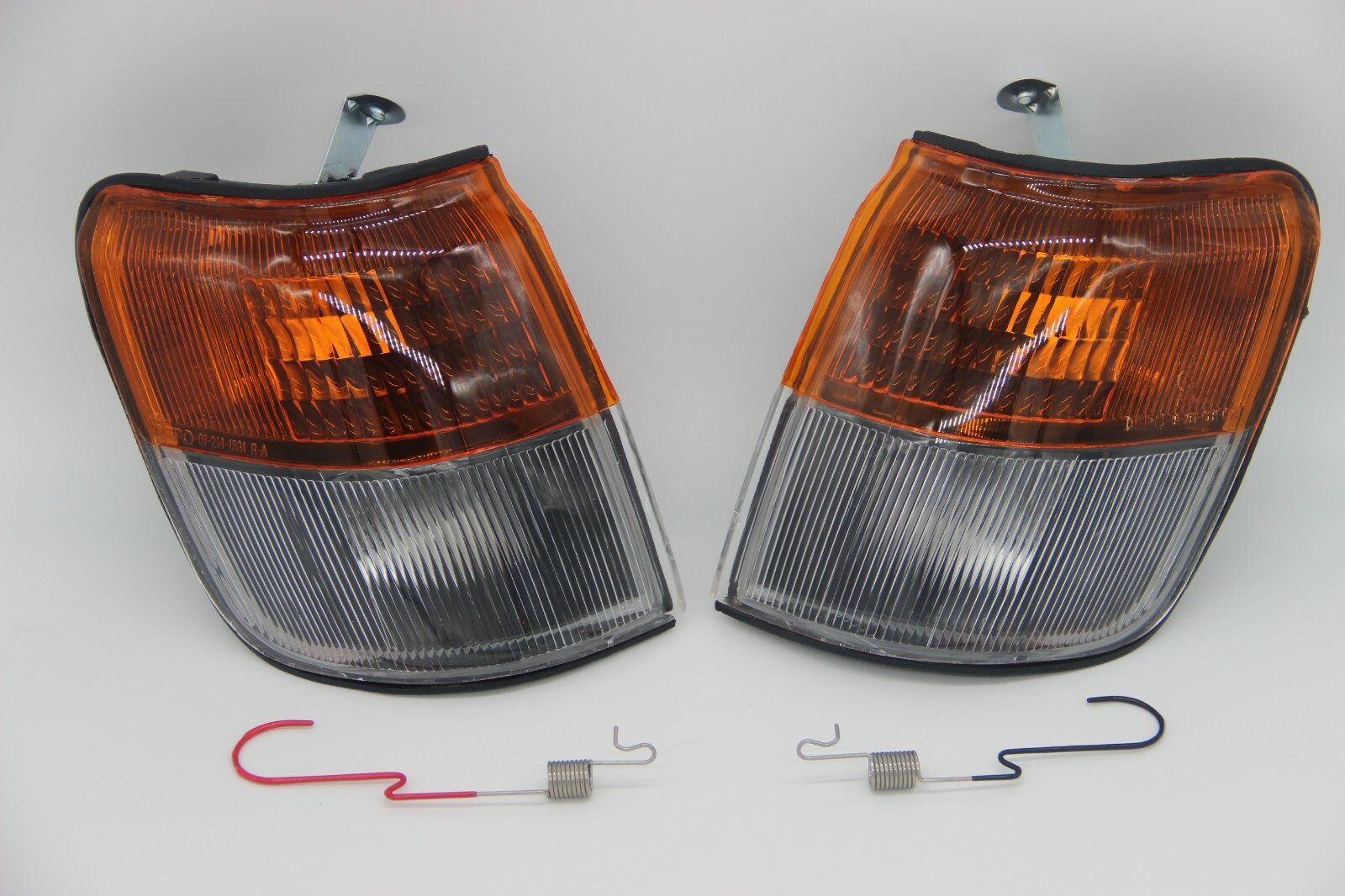 Fits Mitsubishi Pajero Montero 1992-1994 Corner Light Turn Signals Set LH/RH Fits Mitsubishi Pajero Montero 1992-1994 Corner Light Turn Signals Set LH/RH