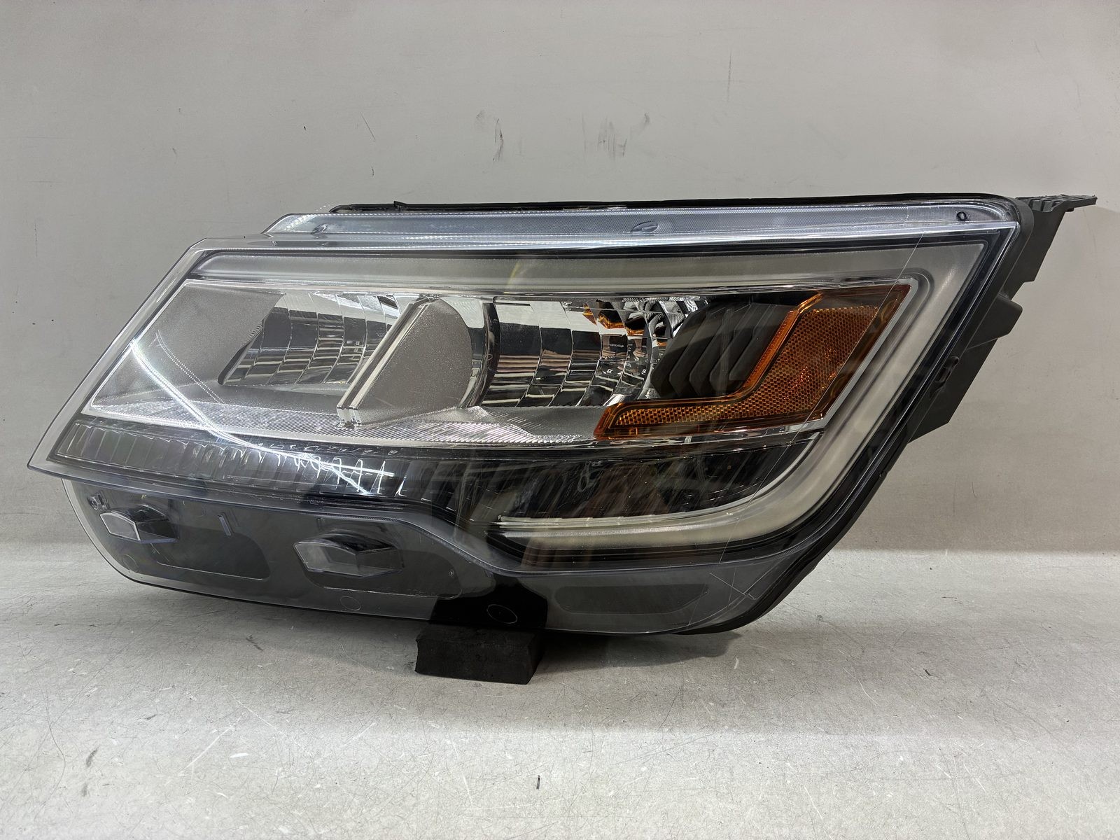 2016 2019 FORD EXPLORER HEADLIGHT OEM LH LEFT DRIVER SIDE LED LAMP JB53-13006-BB