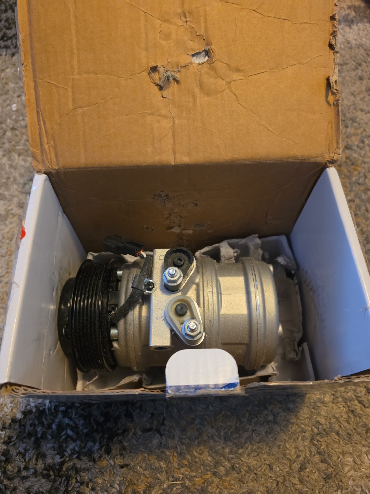 UAC-CO 4920AC COMPRESSOR - NEW COMPRESSOR 11 x 9 x 9 inches