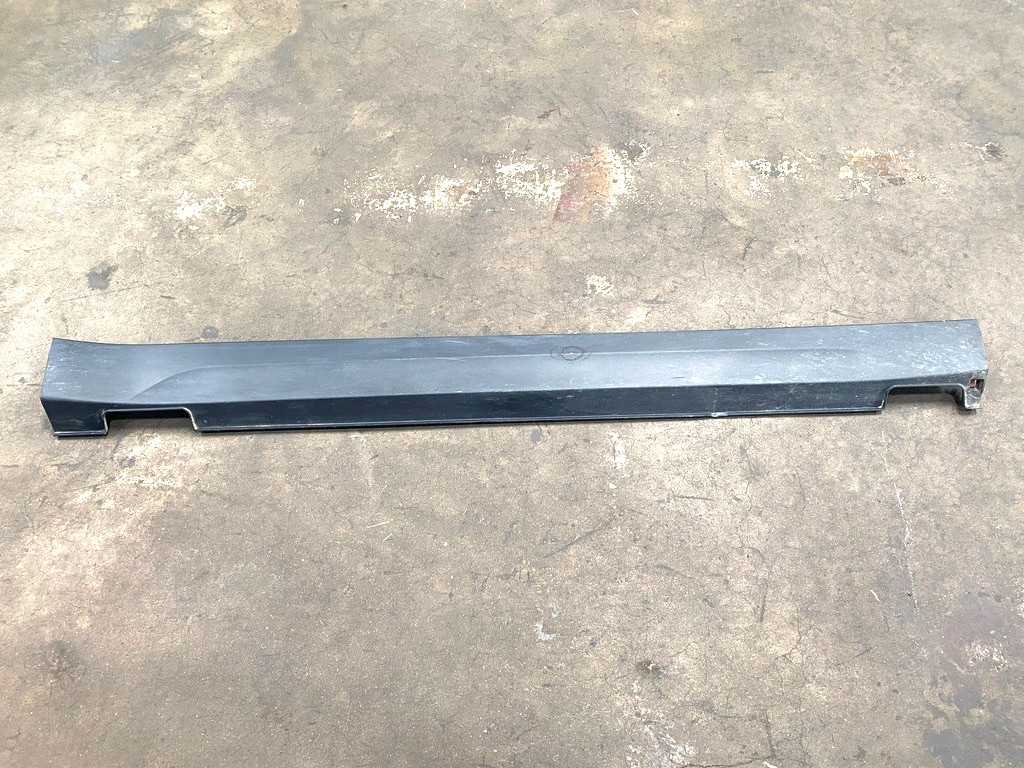 21-23 KIA SELTOS RIGHT PASSENGER SIDE SKIRT ROCKER PANEL MOLDING OEM #A0.65
