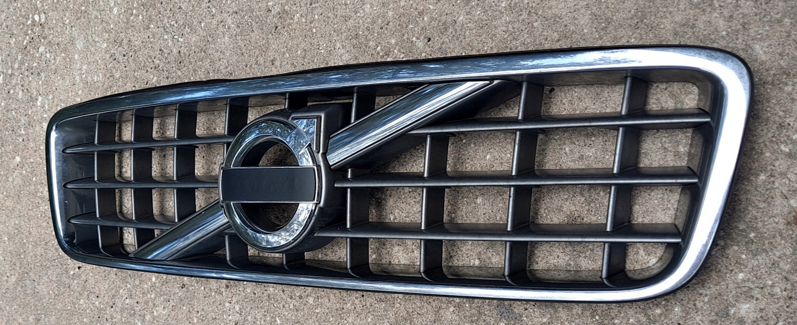 2010-2014 Volvo XC90 Front Upper Grille Large Black Emblem Chrome & Gray 2010-2014 Volvo XC90 Front Upper Grille Large Black Emblem Chrome & Gray