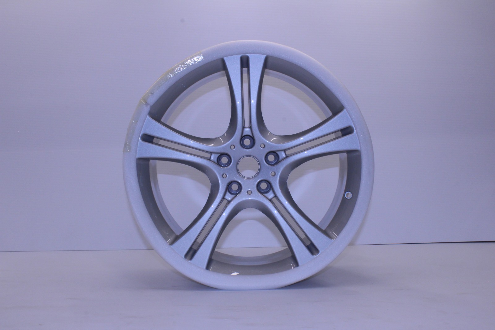 McLaren MP4-12C Genuine Front Wheel NEW 19x8.5 1211B0118CP McLaren MP4-12C Genuine Front Wheel NEW 19x8.5 1211B0118CP