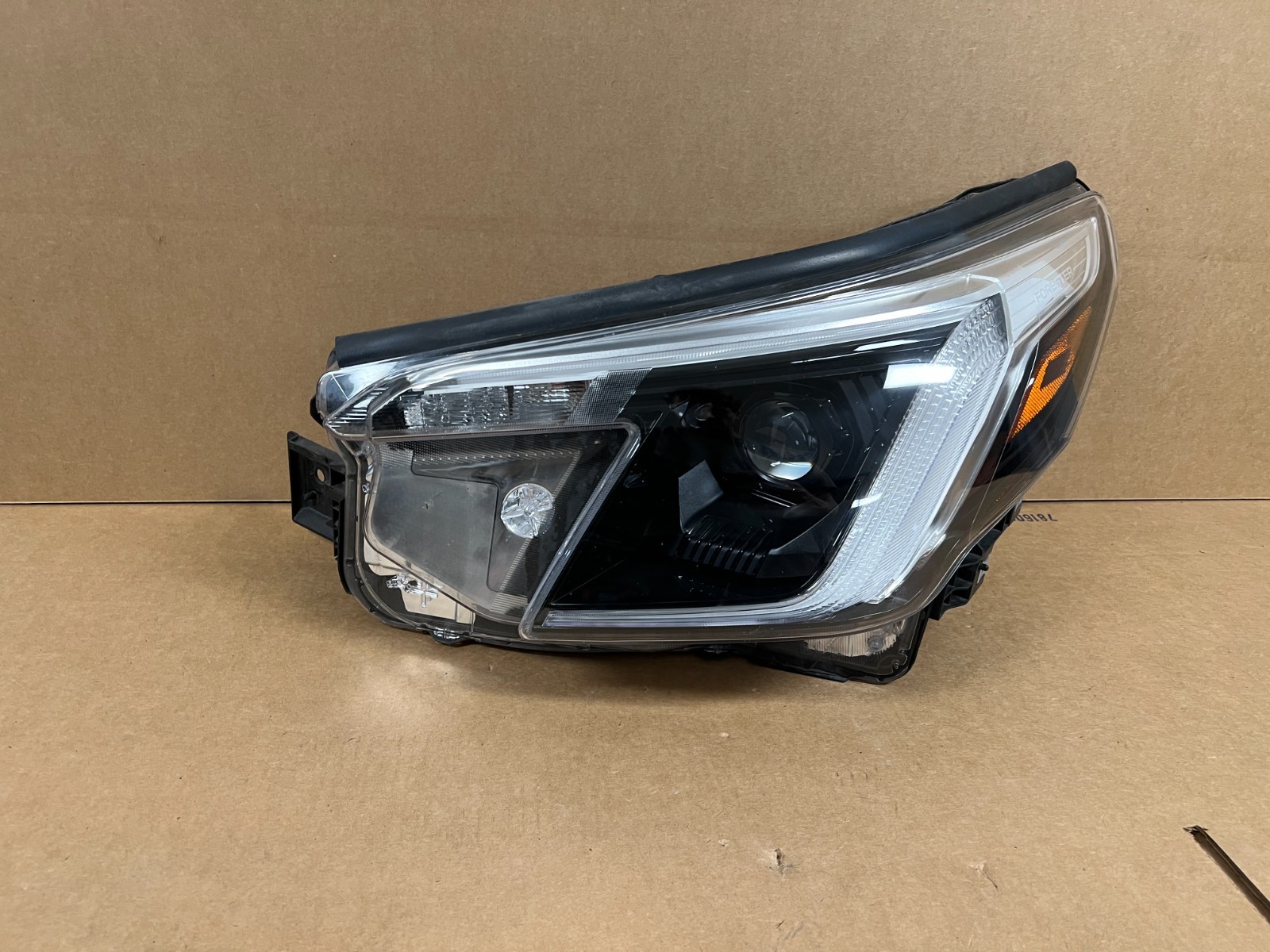 OEM 2022-2024 SUBARU FORESTER LED HEADLIGHT WITH DRL CHROME BEZEL LEFT LH NICE OEM 2022-2024 SUBARU FORESTER LED HEADLIGHT WITH DRL CHROME BEZEL LEFT LH NICE