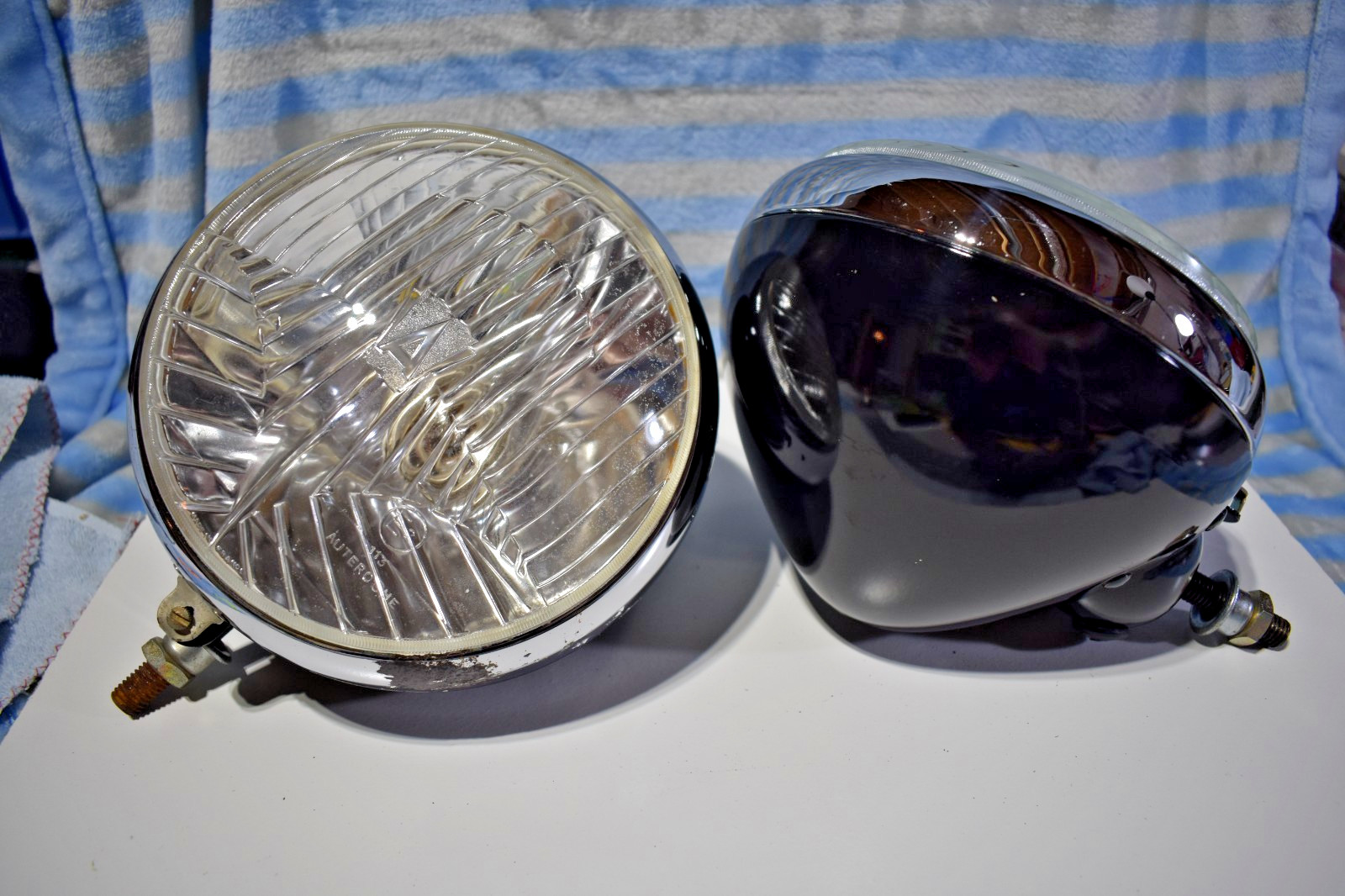 Vintage Pair of Chrome / Black Headlights 7