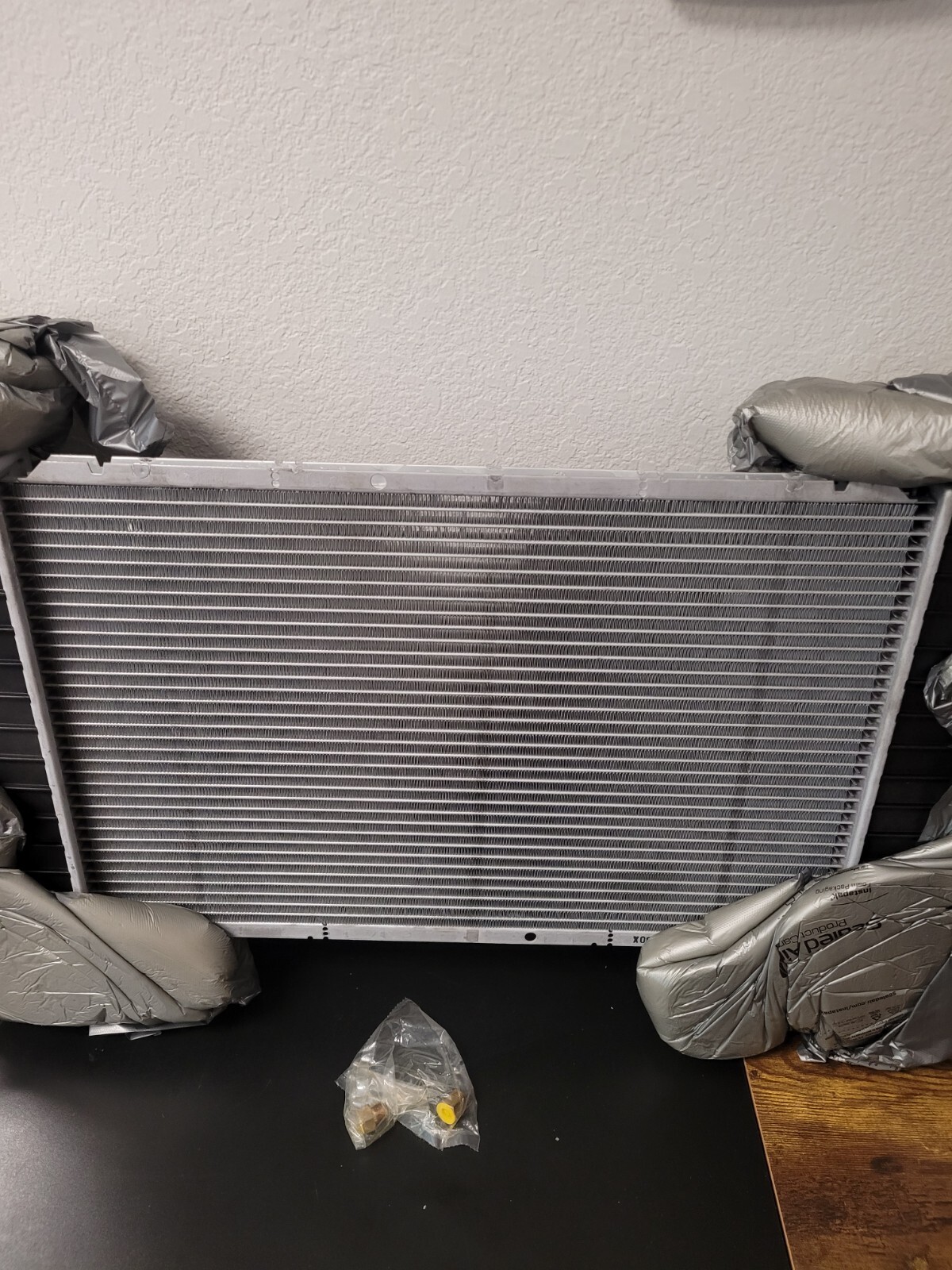 Radiator DENSO 221-9380 Radiator DENSO 221-9380