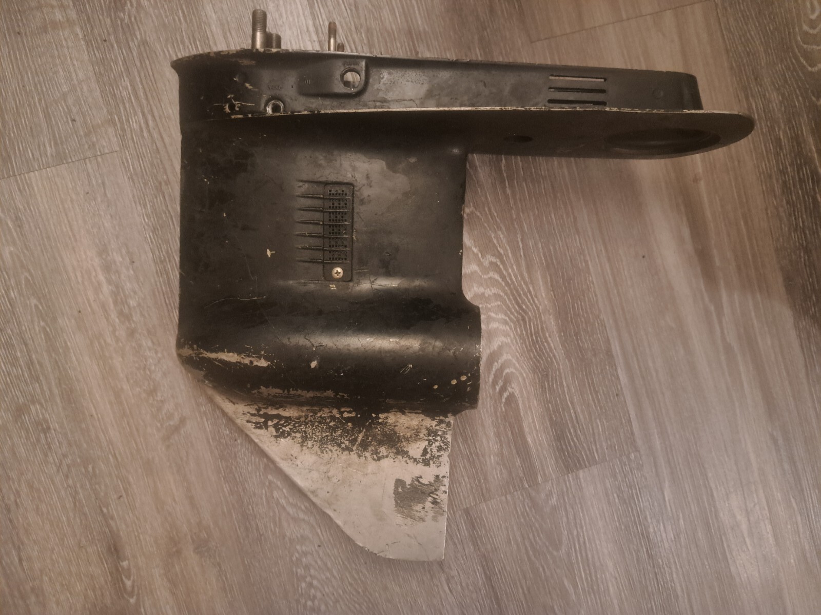 Mercury 35 HP 70 HP Outboard Lower Unit Gear Case Housing 1643-4930 Mercury 35 HP 70 HP Outboard Lower Unit Gear Case Housing 1643-4930