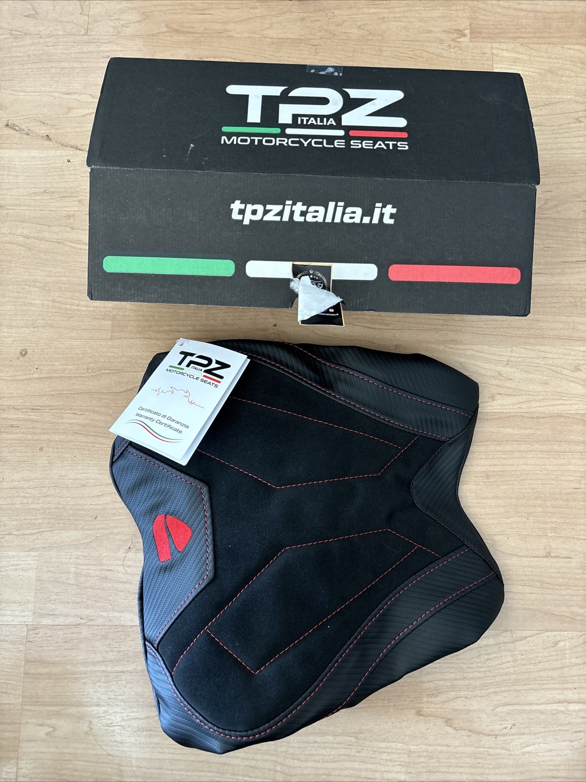 DUCATI PANIGALE V4 GENUINE NEW TAPPEZZERIA ITALIA SEAT Cover asiento pillion