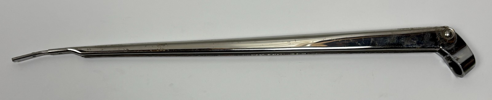 New Old Stock Right Wiper Arm for 1965-66 Chrysler Models Mopar #2580426 New Old Stock Right Wiper Arm for 1965-66 Chrysler Models Mopar #2580426