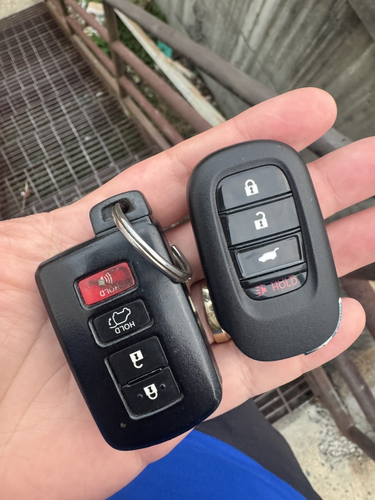 LOT OF 2 OEM HONDA SMART KEY FOB REMOTES  CWTWB1G0090 5 BUTTONS