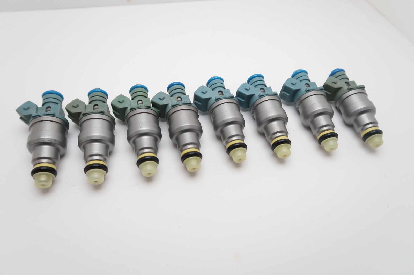 X8 Blue Top 24 lb. Fuel Injectors, 1996-99 V8 4.6 Mustang Cobra