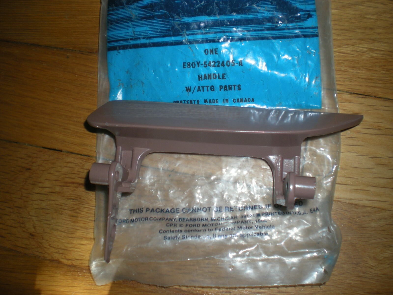 NOS 1988 - 1991 Lincoln Continental Outer Door Handle LH Front E8OY-5422405-A