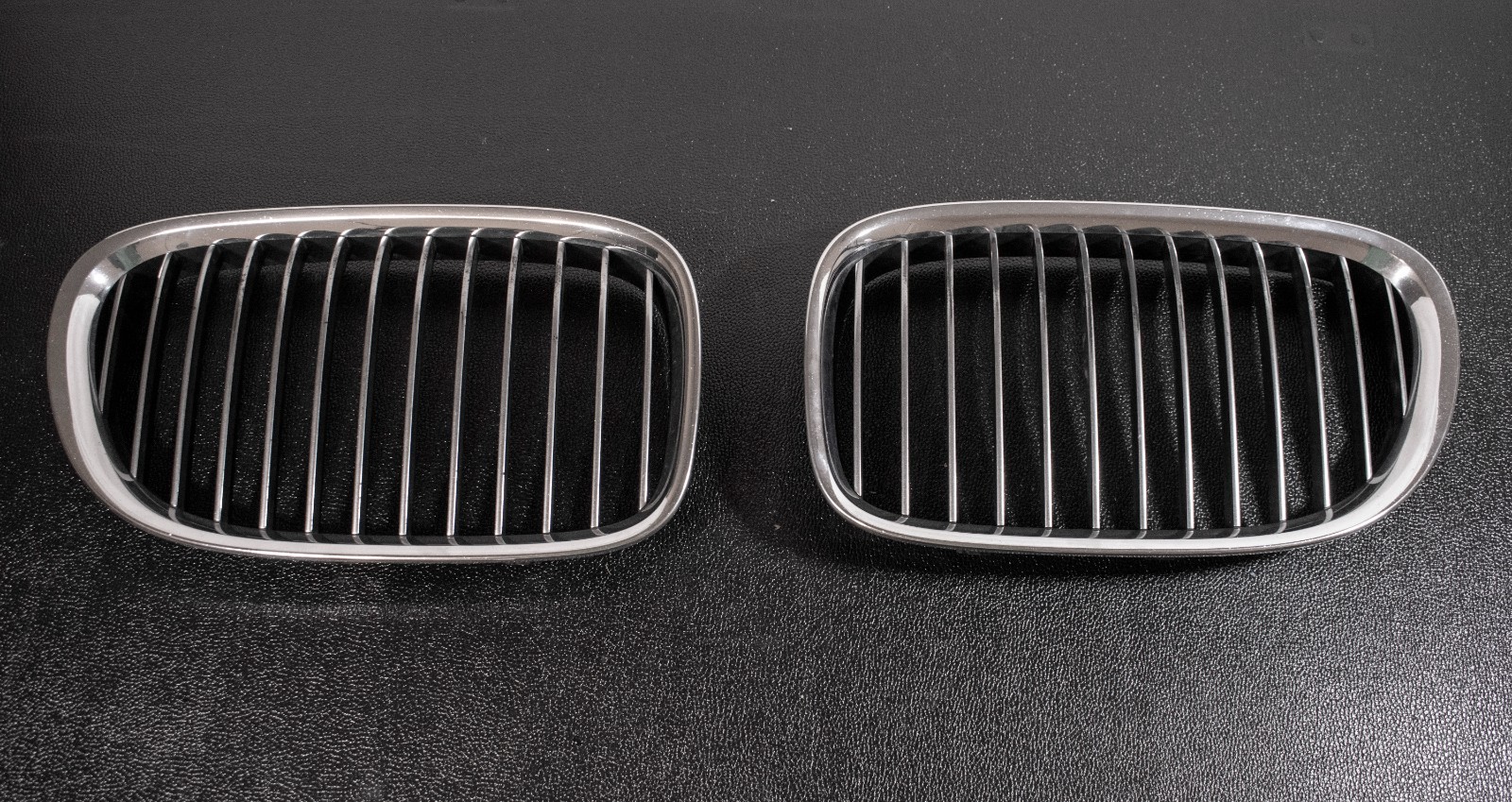 2009-2015 BMW 7 Series F01, F02 750Li Front Right & Left Side Kidney Grill Set