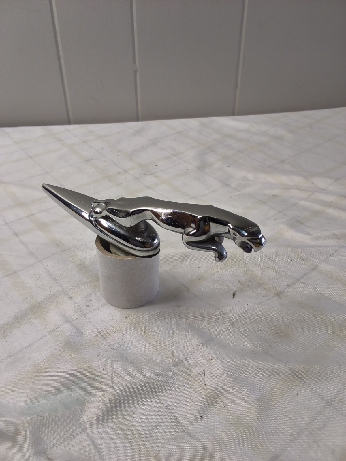Vintage Jaguar XJ6 XJS Hood Ornament Emblem Metal Chrome Leaping Cat OEM 1985 LN Vintage Jaguar XJ6 XJS Hood Ornament Emblem Metal Chrome Leaping Cat OEM 1985 LN