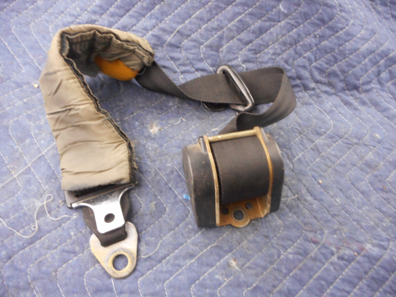 1970-73 Porsche 911 Safety Seat Lap Belt Harness Retractor Black WORKS 1970-73 Porsche 911 Safety Seat Lap Belt Harness Retractor Black WORKS